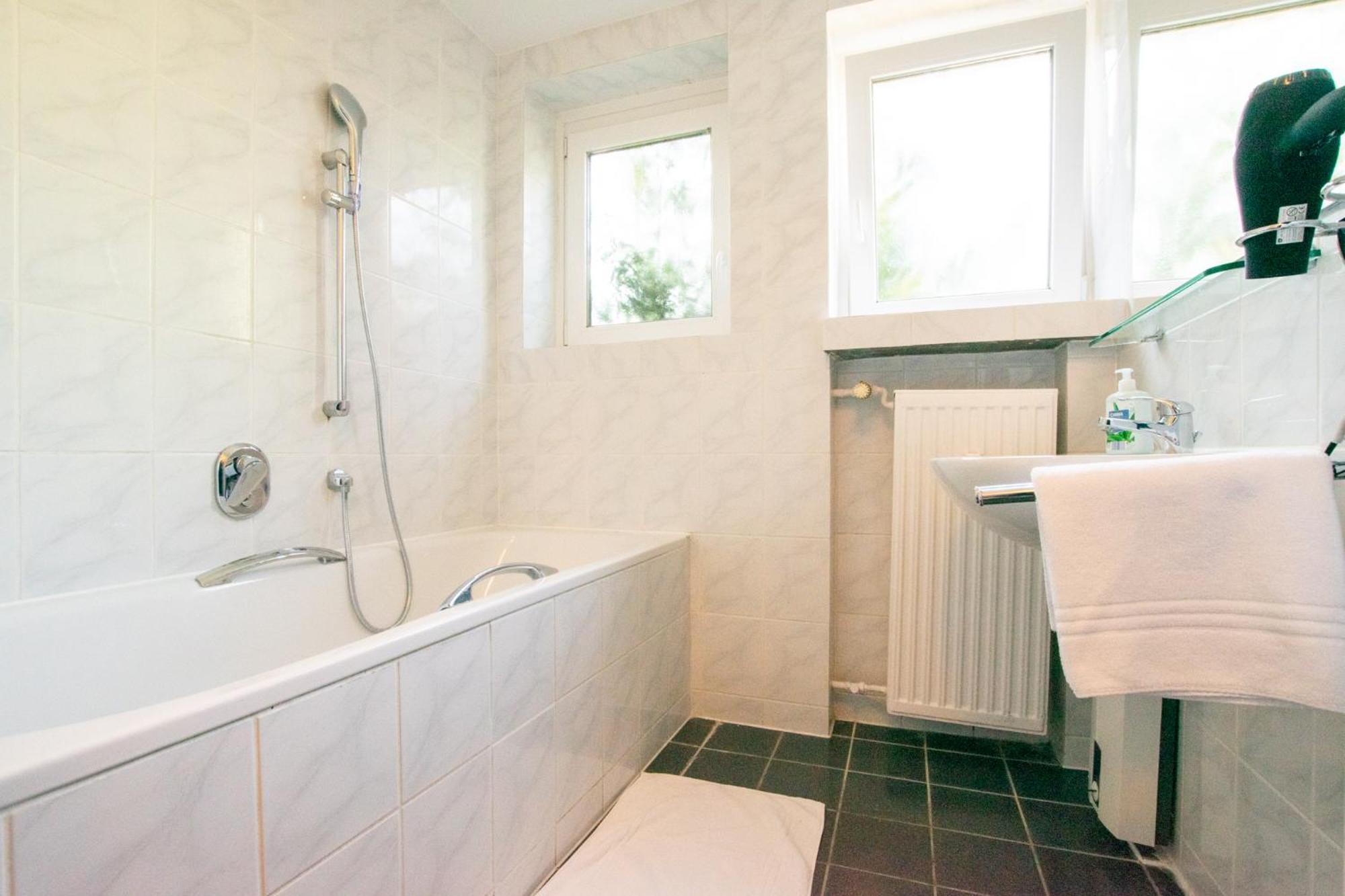 Raj Living - 1 , 3 And 4 Room Apartments - 20 Min Messe Dus & Airport Dus Meerbusch Ngoại thất bức ảnh